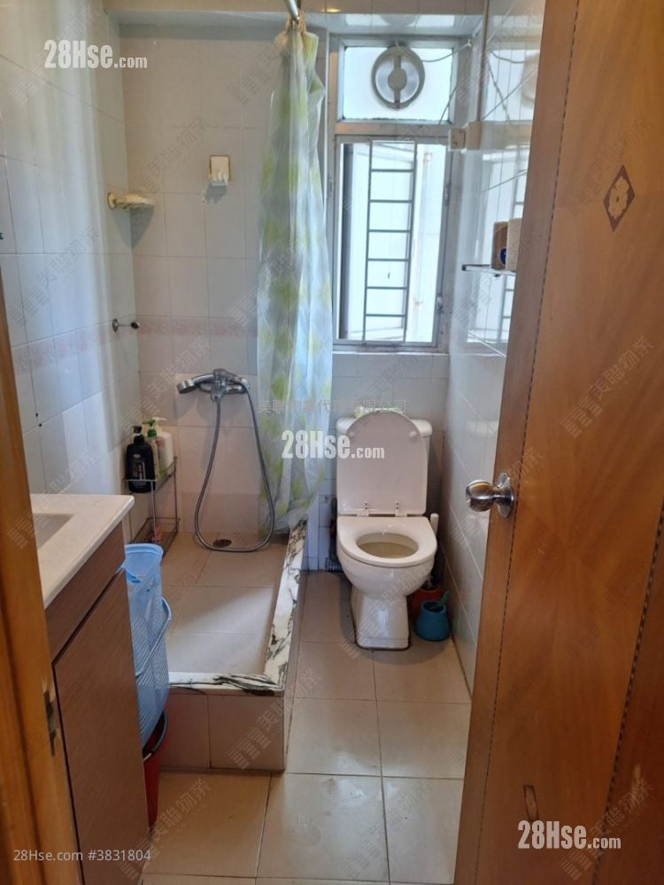 On Ning Garden Sell 3 Bedrooms , 1 Bathroom 583 ft²