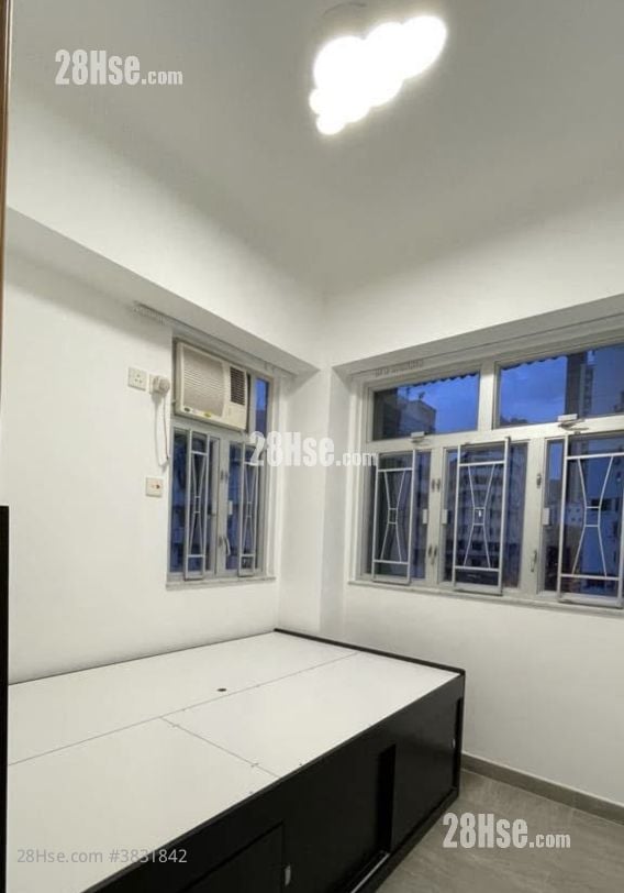 Maple Mansion Rental 2 Bedrooms , 1 Bathroom 295 ft²