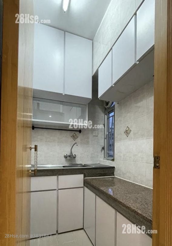 Maple Mansion Rental 2 Bedrooms , 1 Bathroom 295 ft²