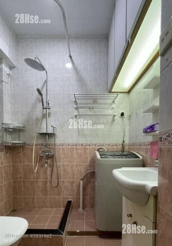 Maple Mansion Rental 2 Bedrooms , 1 Bathroom 295 ft²