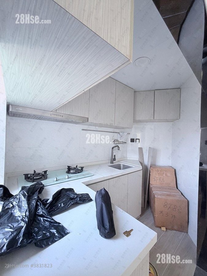 景峰花园 售盘 2 房 423 平方尺