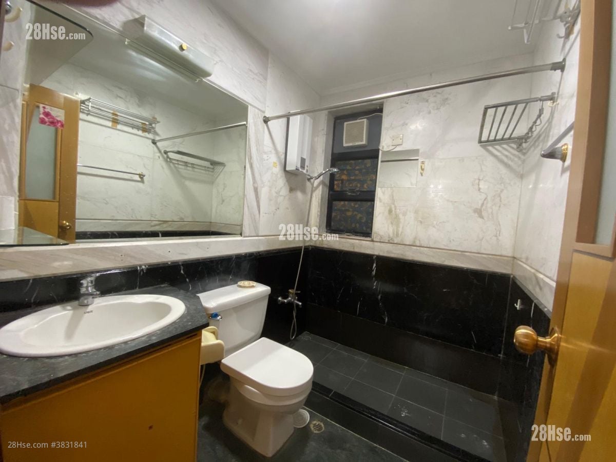 Tiffany Court Rental 2 Bedrooms , 1 Bathroom 1,500 ft²