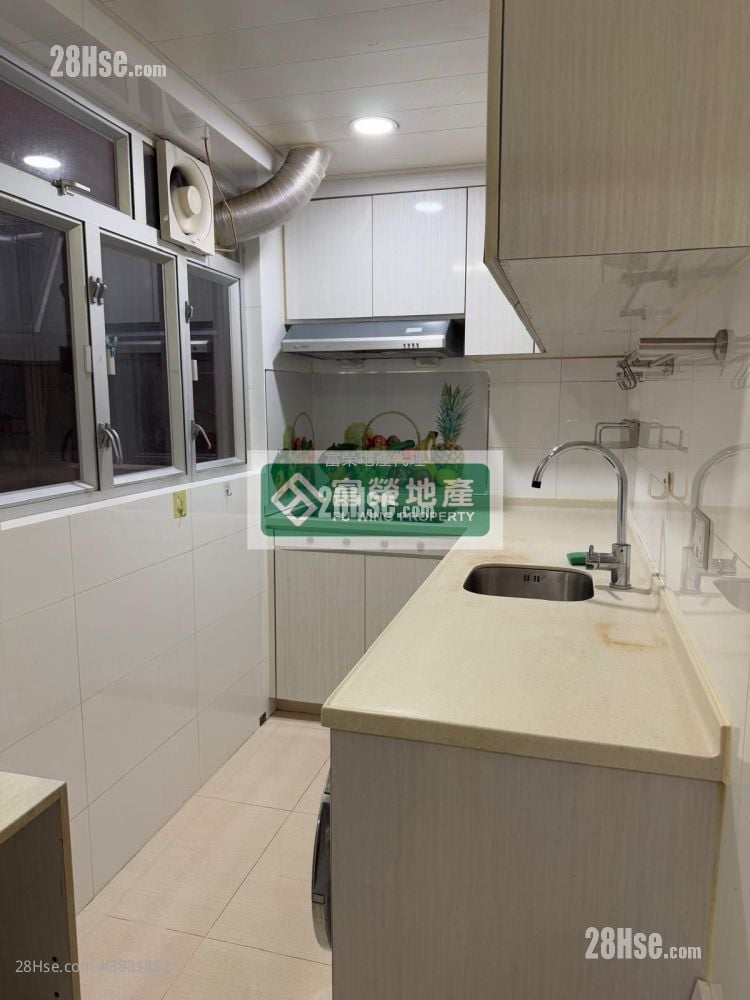 Wang On Building Rental 3 Bedrooms , 1 Bathroom 561 ft²