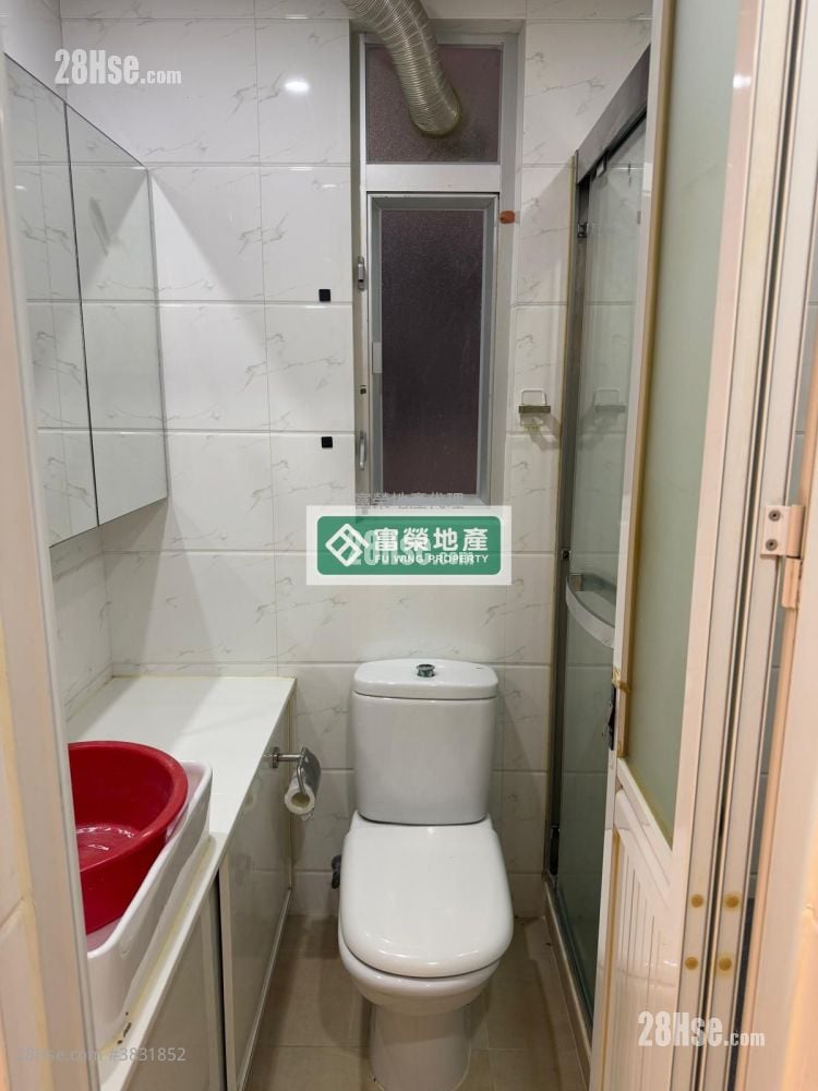Wang On Building Rental 3 Bedrooms , 1 Bathroom 561 ft²