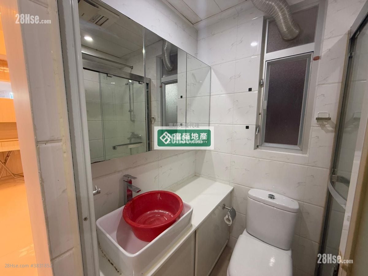 Wang On Building Rental 3 Bedrooms , 1 Bathroom 561 ft²