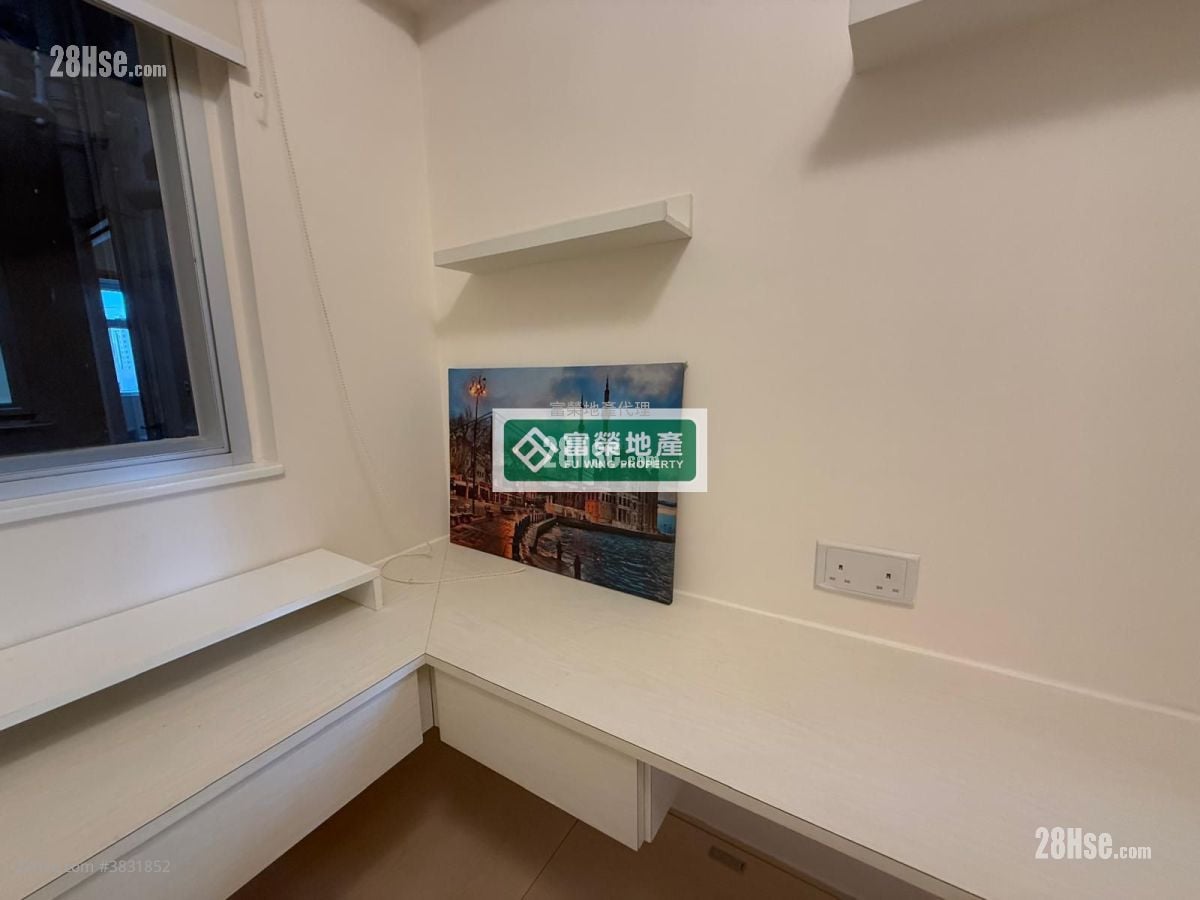 Wang On Building Rental 3 Bedrooms , 1 Bathroom 561 ft²