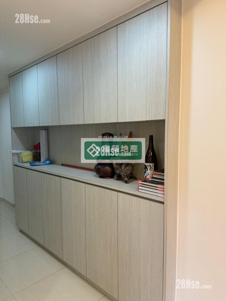 Wang On Building Rental 3 Bedrooms , 1 Bathroom 561 ft²