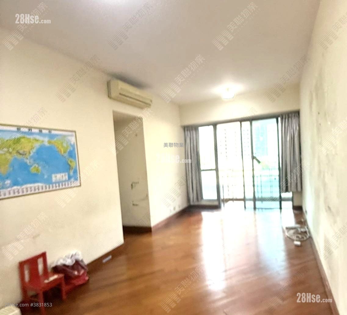 御龍山 售盤 3 房 , 2 浴室 696 平方呎