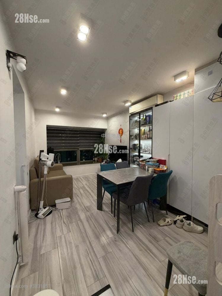 Park Central Sell 3 Bedrooms , 2 Bathrooms 636 ft²