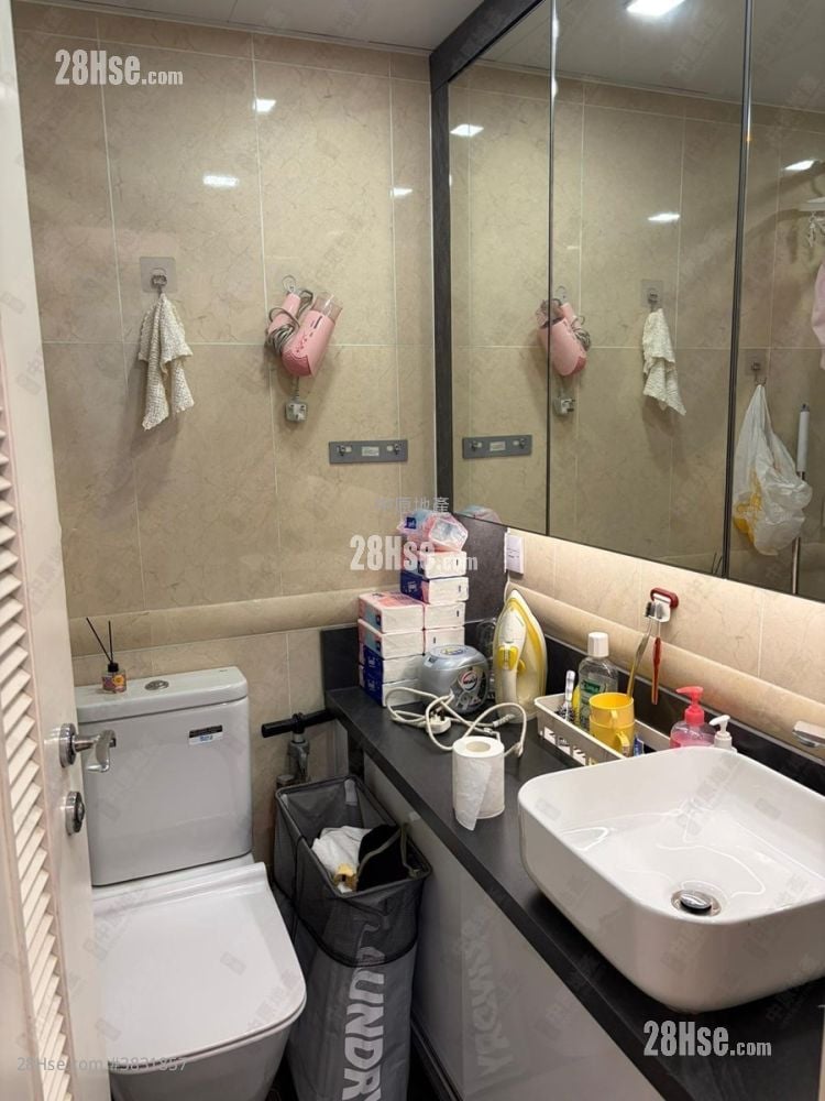Park Central Sell 3 Bedrooms , 2 Bathrooms 636 ft²