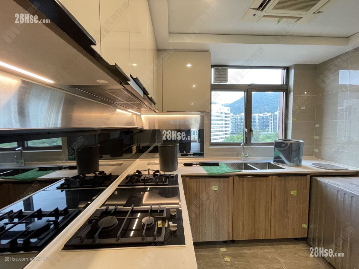 Centra Horizon Rental 1,225 ft²