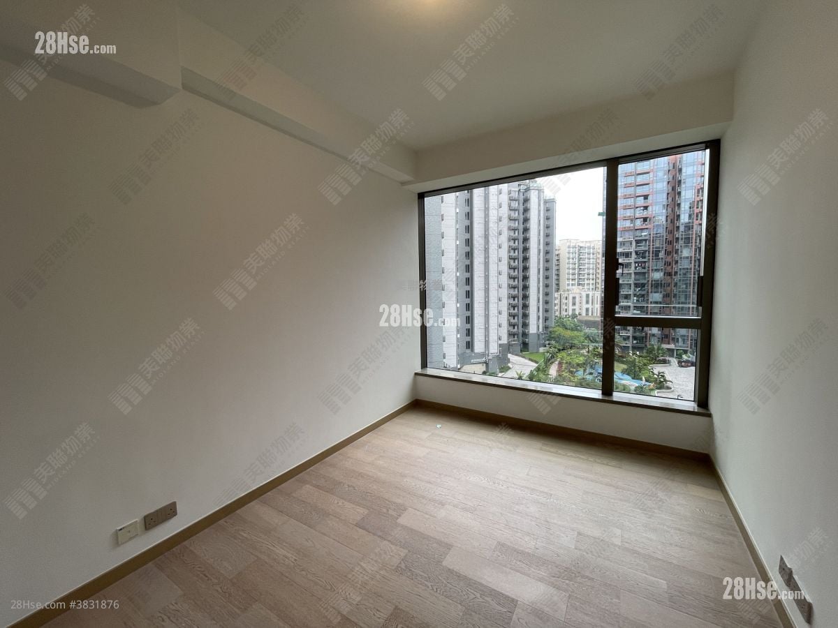 Centra Horizon Rental 1,225 ft²