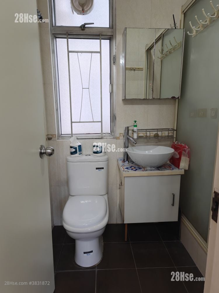 Kwai Fong Terrace Rental 1 Bedroom , 1 Bathroom 415 ft²