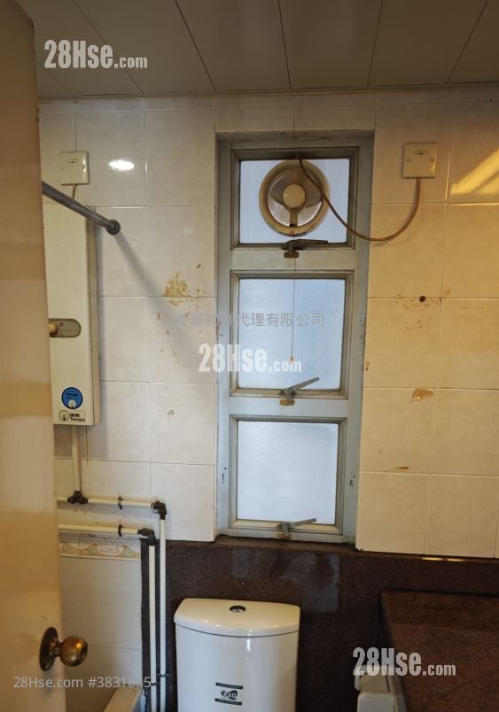 bathroom: Flora Plaza Sell 2 Bedrooms , 1 Bathroom 370 ft²