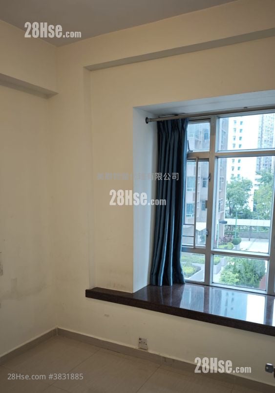 master room: Flora Plaza Sell 2 Bedrooms , 1 Bathroom 370 ft²