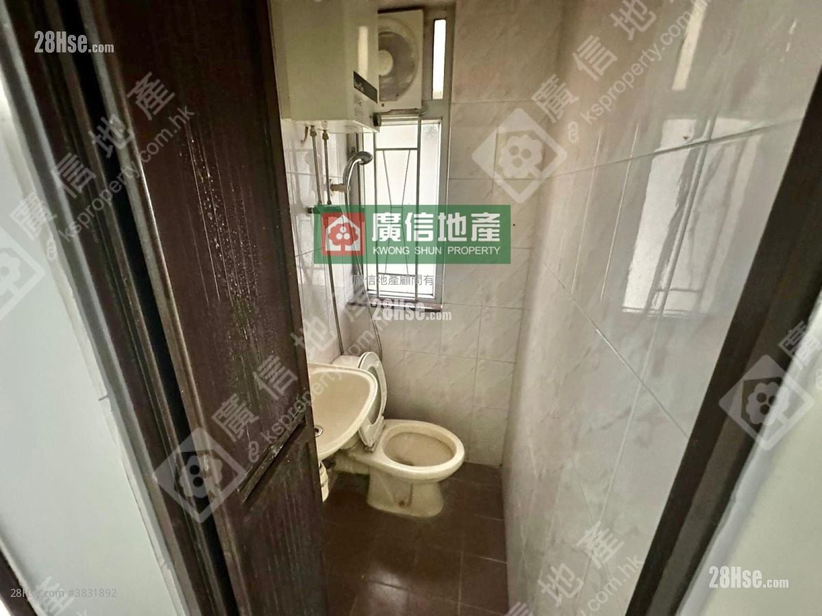 Wen Pang Building Sell 3 Bedrooms , 1 Bathroom 577 ft²