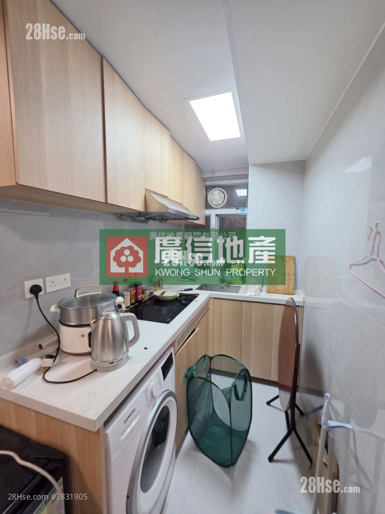 Wing Tak Building Sell 2 Bedrooms , 1 Bathroom 550 ft²