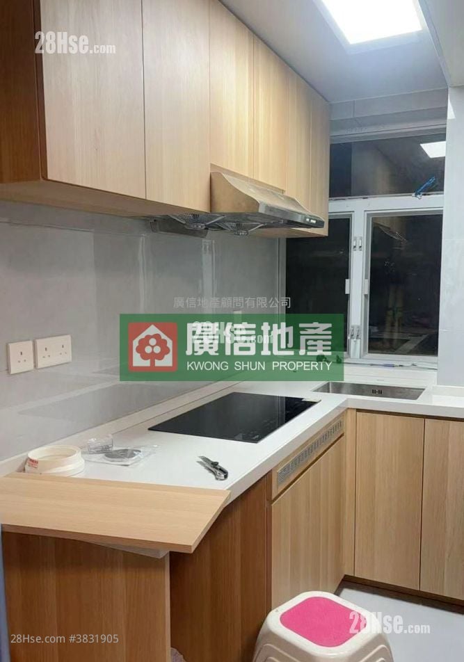 Wing Tak Building Sell 2 Bedrooms , 1 Bathroom 550 ft²