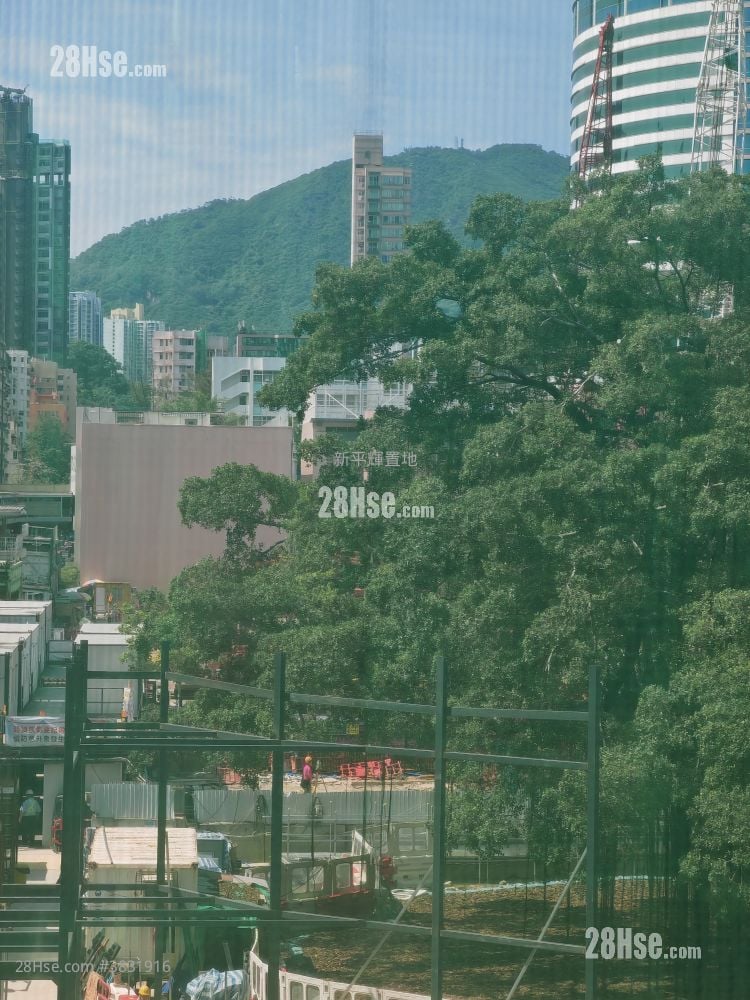 Hong Lok Mansion Sell 3 Bedrooms , 1 Bathroom 541 ft²