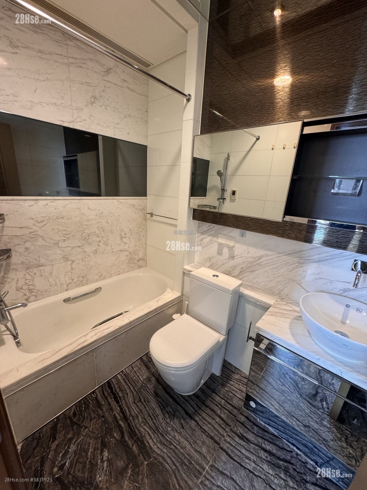Yoho Midtown Sell 3 Bedrooms 693 ft²
