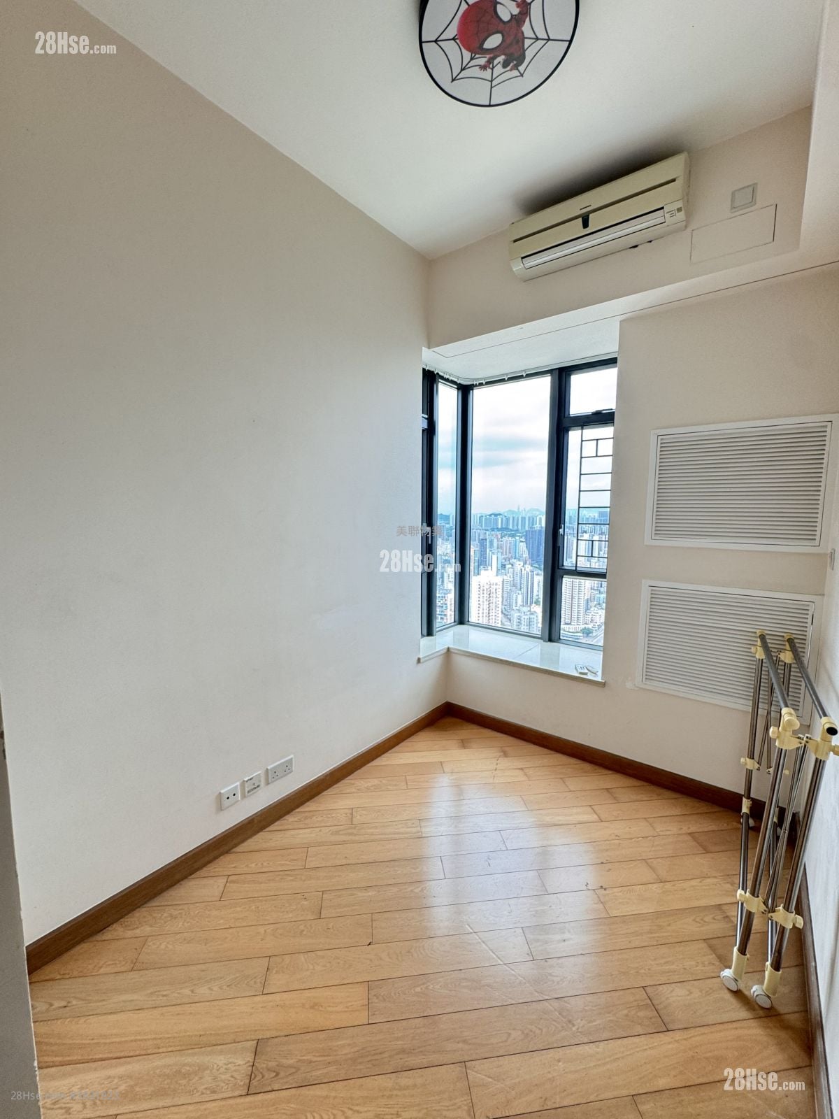 Yoho Midtown Sell 3 Bedrooms 693 ft²