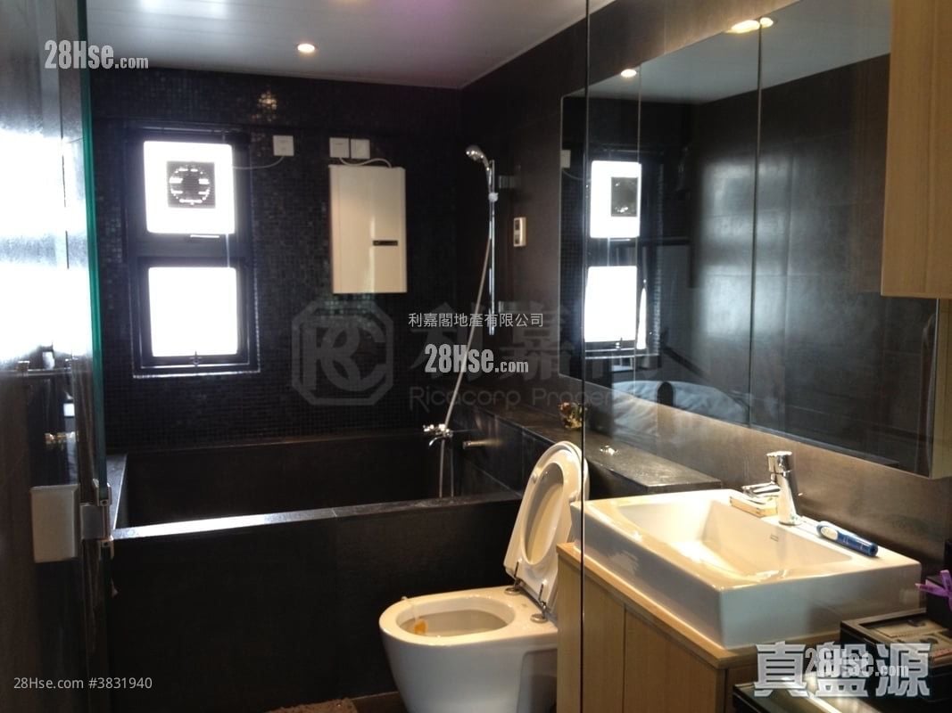 Kingsford Height Sell 3 Bedrooms , 2 Bathrooms 1,058 ft²