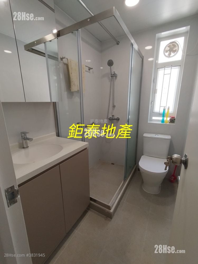 Sunfield Court Sell 3 Bedrooms , 1 Bathroom 652 ft²