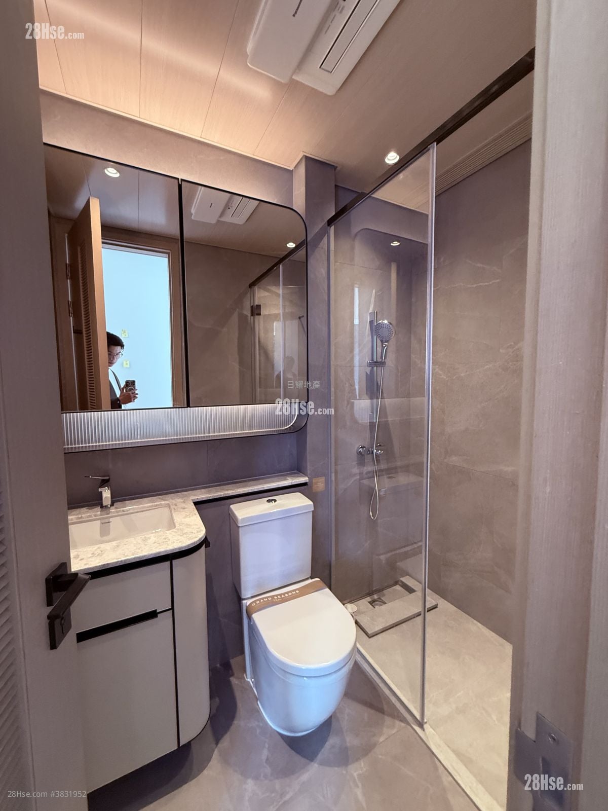 Grand Seasons Rental 3 Bedrooms , 3 Bathrooms 716 ft²