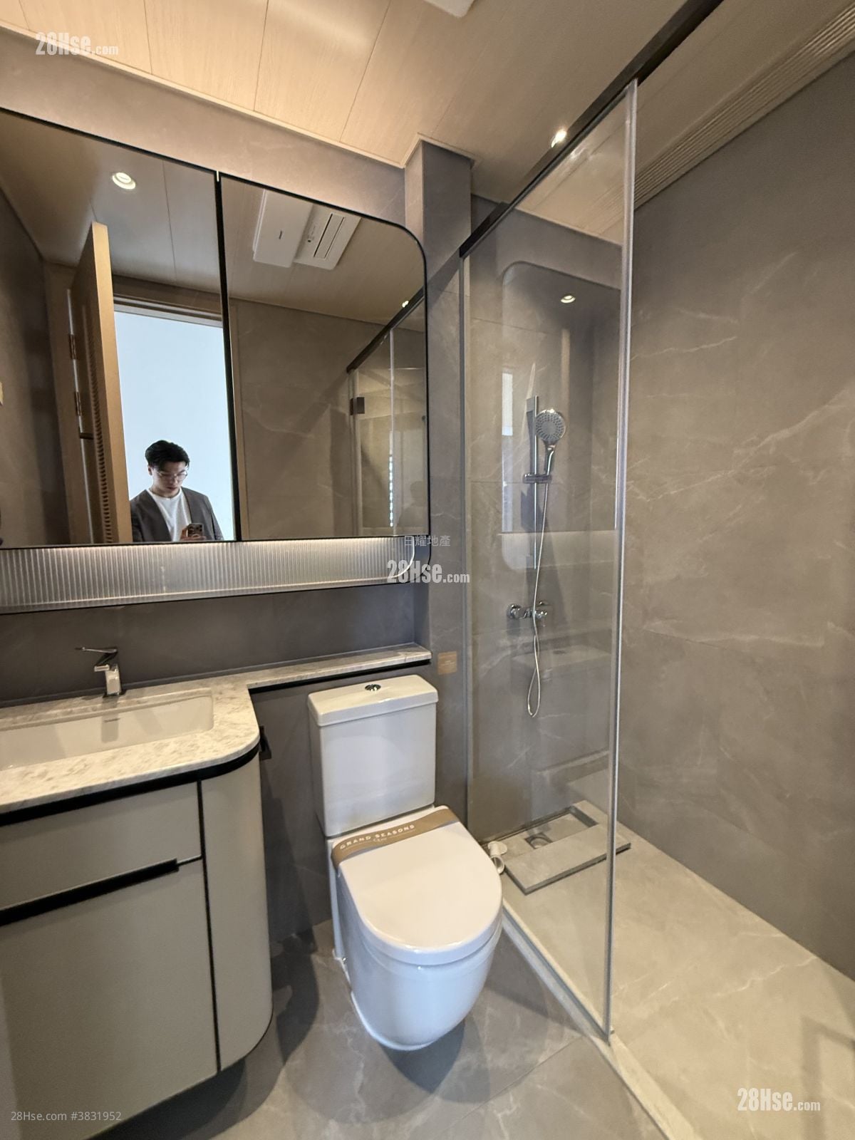 Grand Seasons Rental 3 Bedrooms , 3 Bathrooms 716 ft²