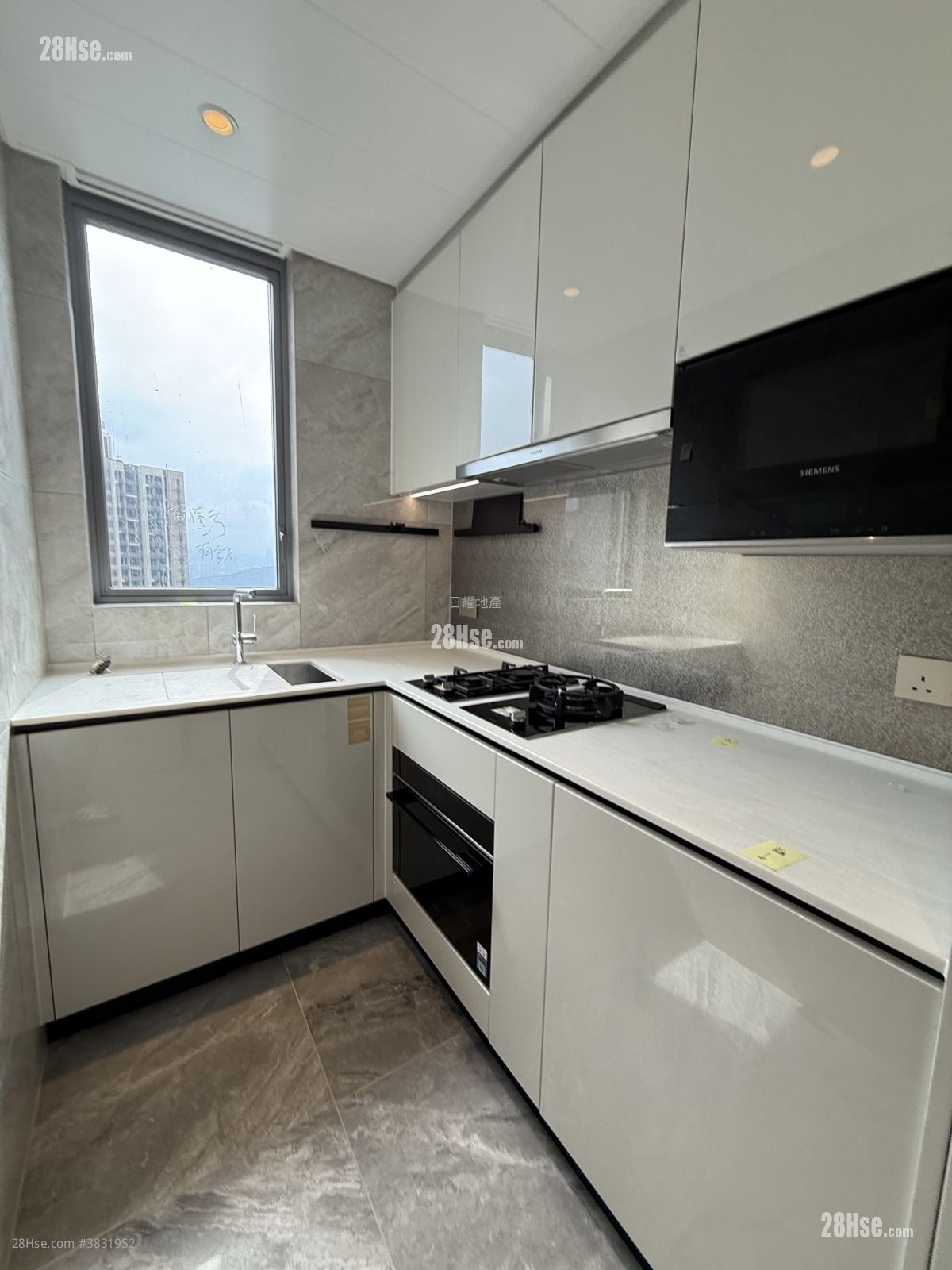 Grand Seasons Rental 3 Bedrooms , 3 Bathrooms 716 ft²