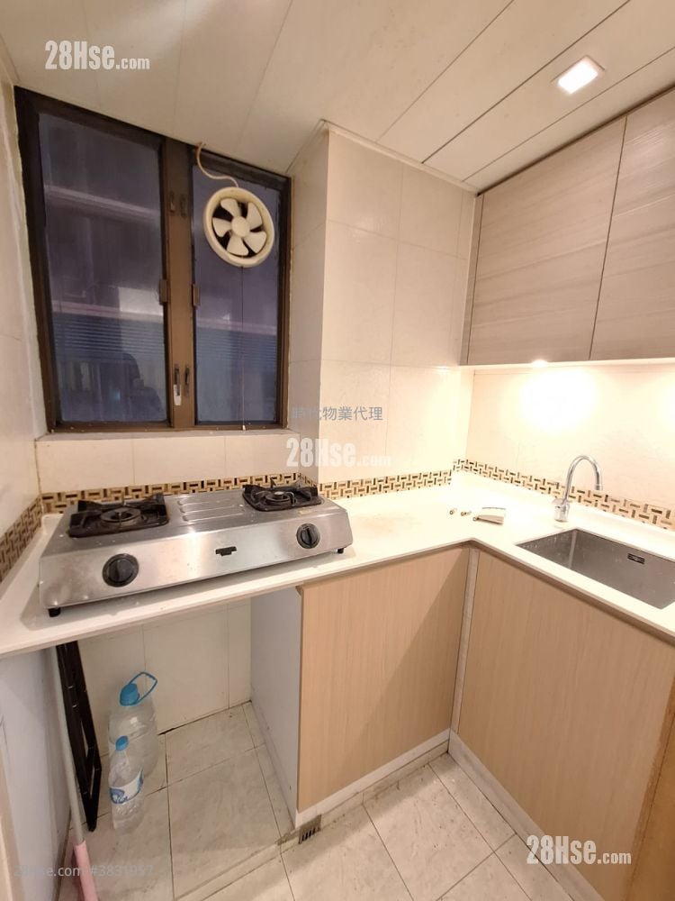 Apartment Rental 3 Bedrooms , 1 Bathroom 418 ft²