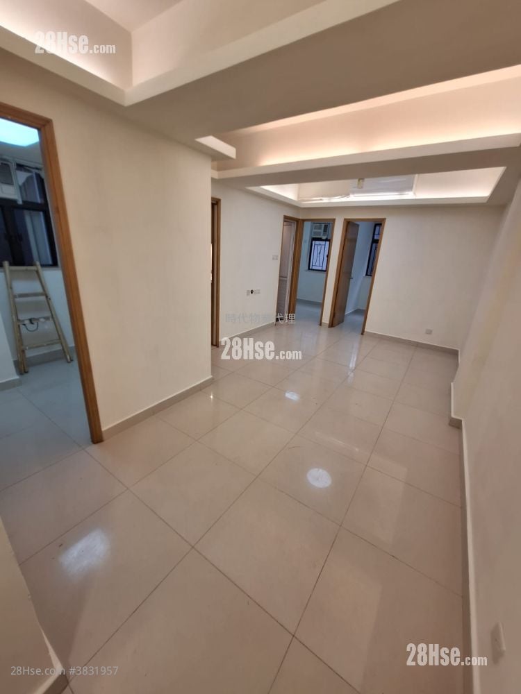 Apartment Rental 3 Bedrooms , 1 Bathroom 418 ft²
