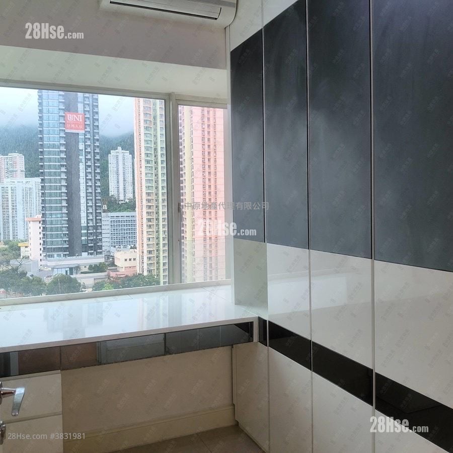 Festival City Sell 4 Bedrooms , 2 Bathrooms 961 ft²