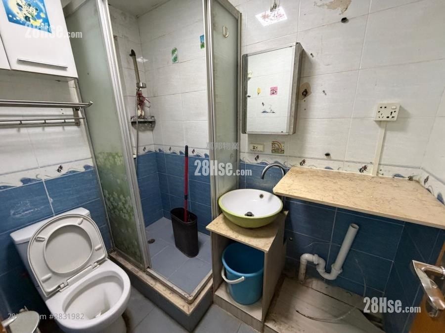 Ming Nga Court Sell 2 Bedrooms , 1 Bathroom 351 ft²