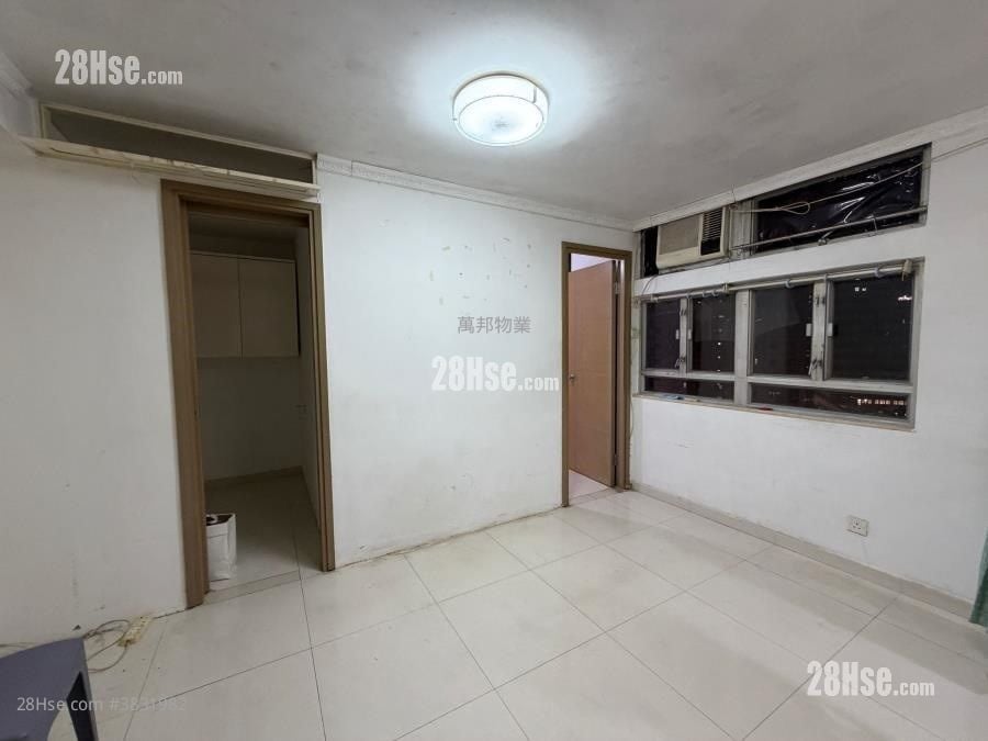 Ming Nga Court Sell 2 Bedrooms , 1 Bathroom 351 ft²