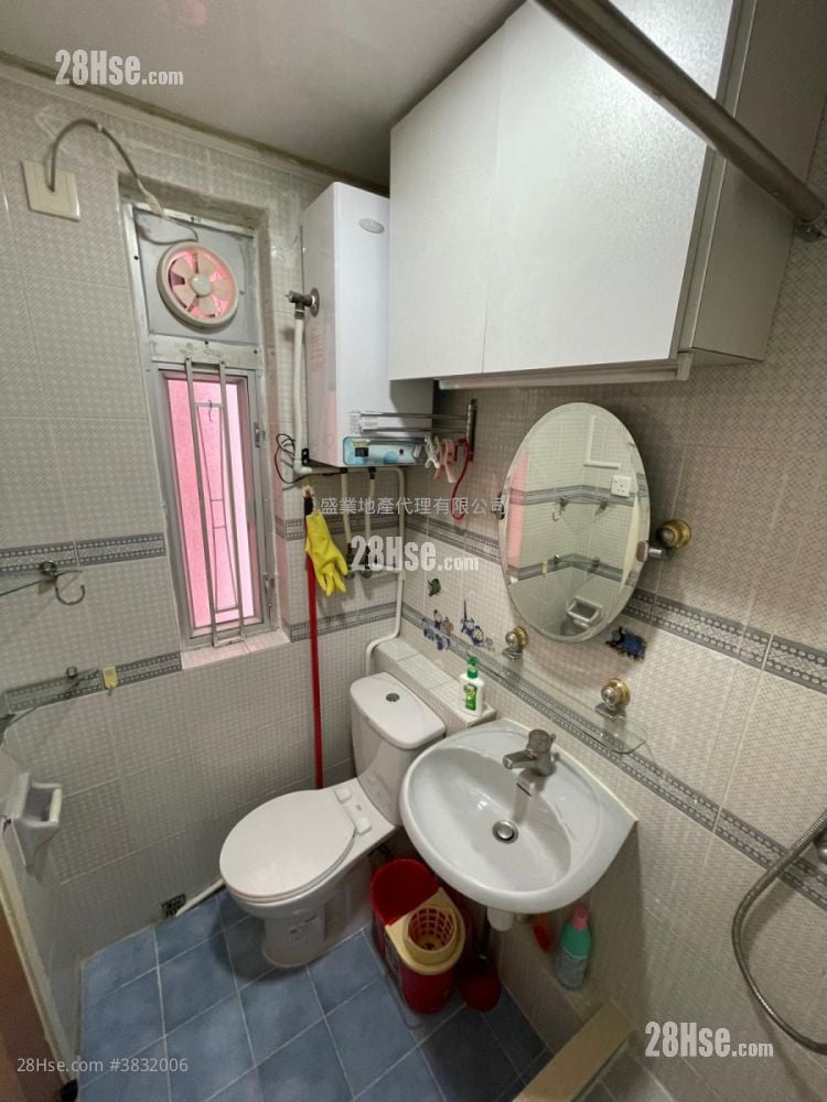 Tsuen Wan Centre Sell 1 Bedroom , 1 Bathroom 324 ft²