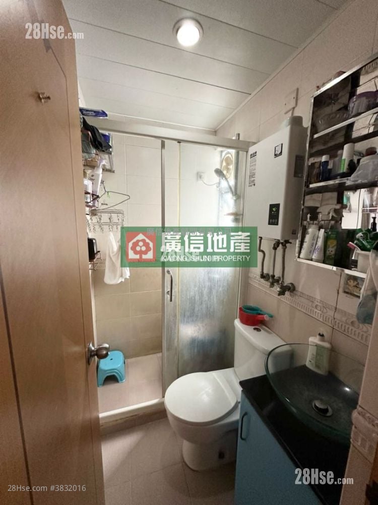 Kai Yee Court Sell 2 Bedrooms , 1 Bathroom 313 ft²