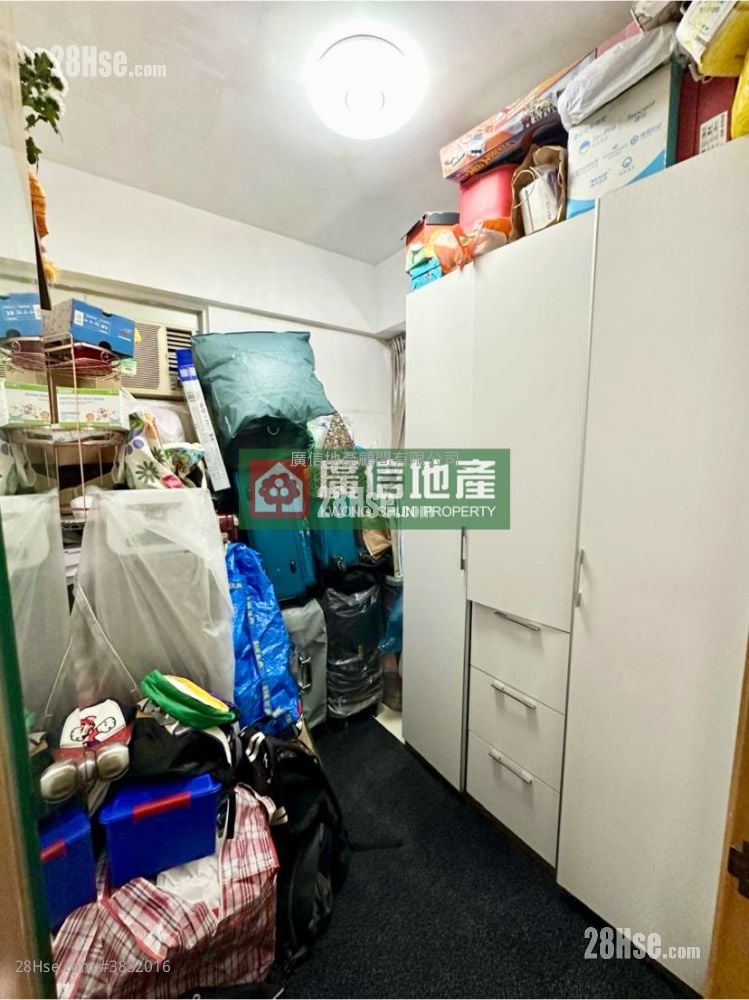 Kai Yee Court Sell 2 Bedrooms , 1 Bathroom 313 ft²