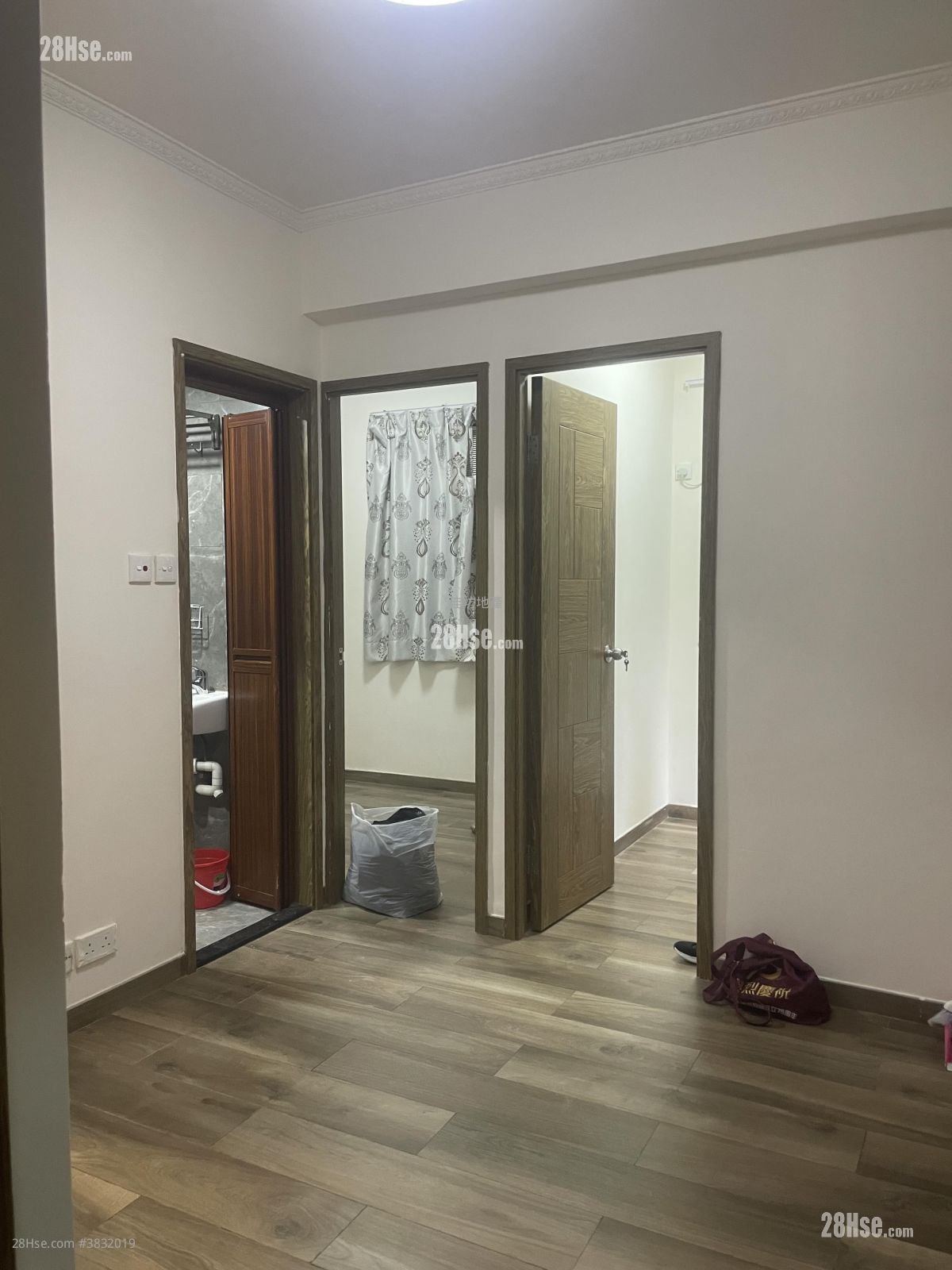 Wah Shing Mansion Rental 2 Bedrooms , 1 Bathroom 246 ft²
