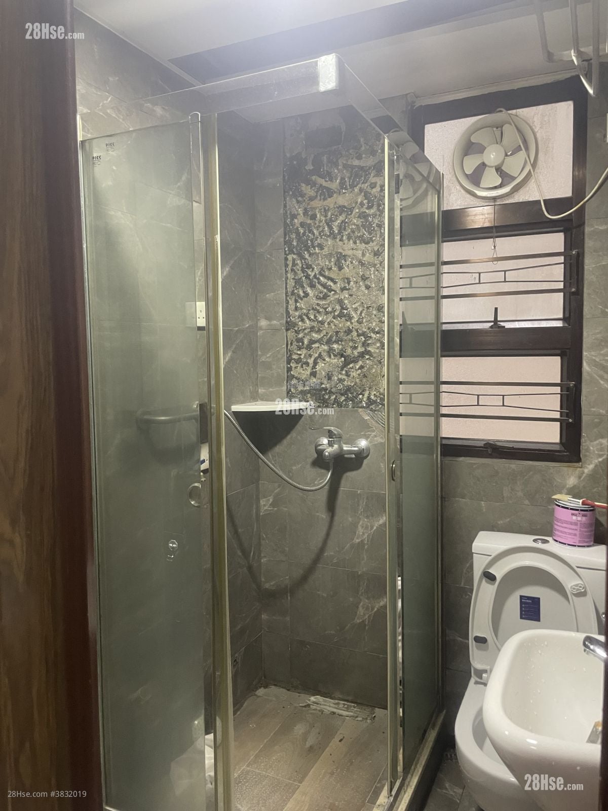 Wah Shing Mansion Rental 2 Bedrooms , 1 Bathroom 246 ft²