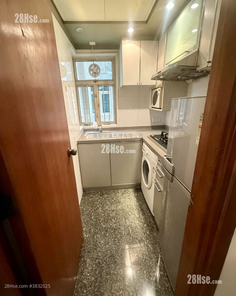 La Cite Noble Sell 2 Bedrooms 434 ft²