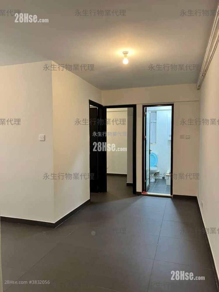 Beverly Garden Sell 2 Bedrooms , 1 Bathroom 431 ft²