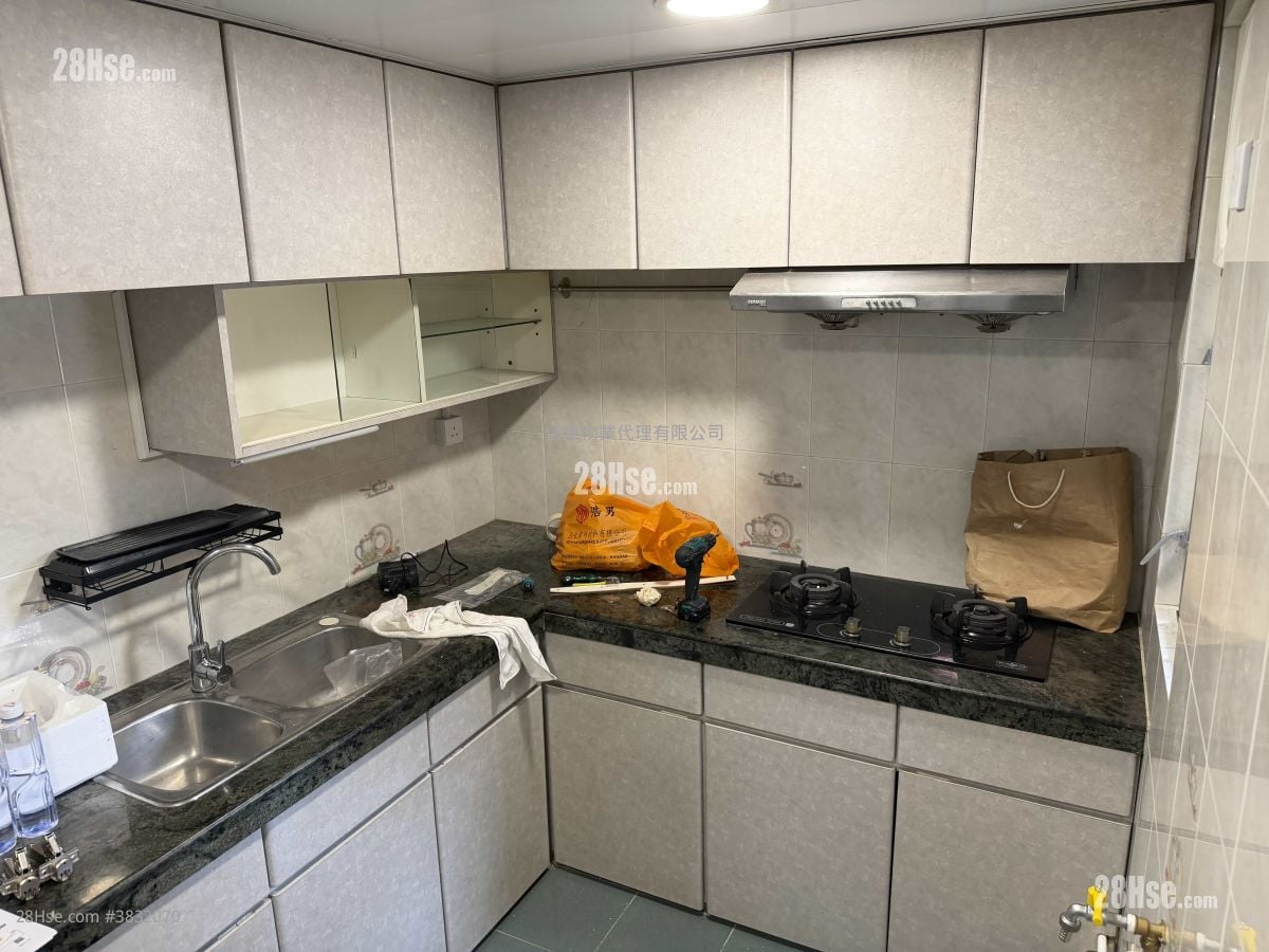 City Garden Rental 3 Bedrooms , 2 Bathrooms 807 ft²