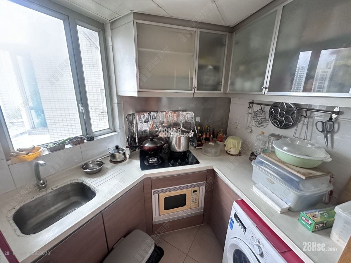 Indihome Sell 2 Bedrooms 435 ft²