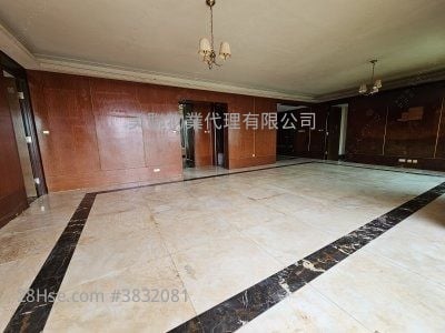 半山壹号 售盘 5+ 房 1,975 平方尺