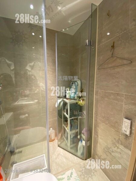 Upper East Sell 1 Bedroom 219 ft²