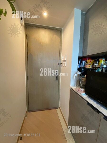 Upper East Sell 1 Bedroom 219 ft²