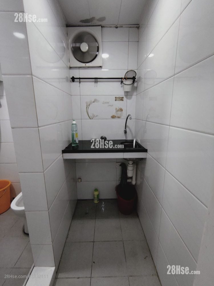 Ko Shing Building Rental 178 ft²