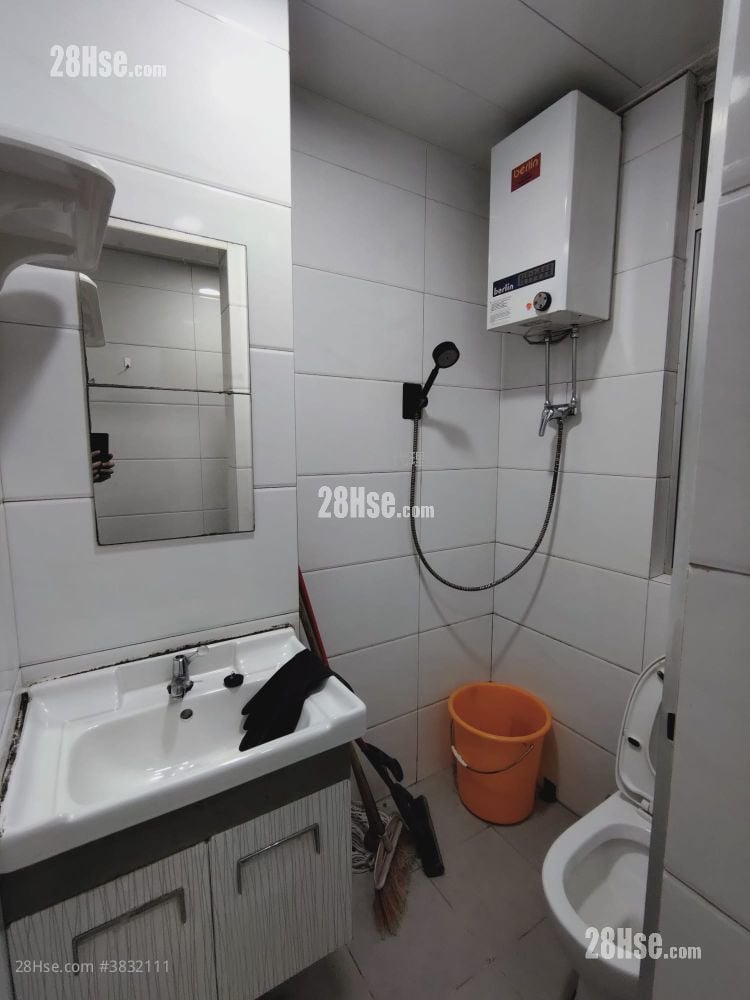Ko Shing Building Rental 178 ft²