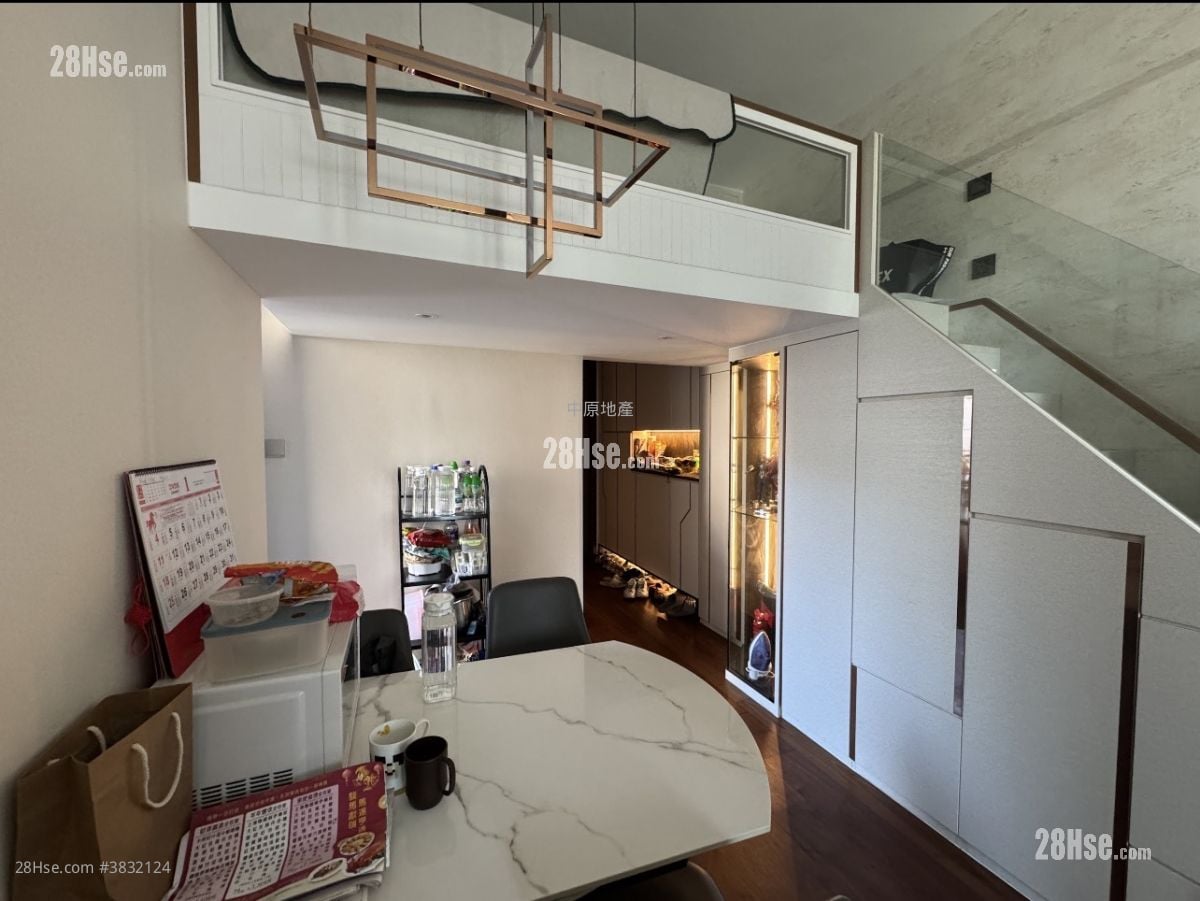 Maya Sell 2 Bedrooms 531 ft²